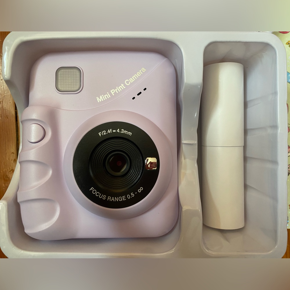 New Kids Instant Camera Set - Picture 2 of 3